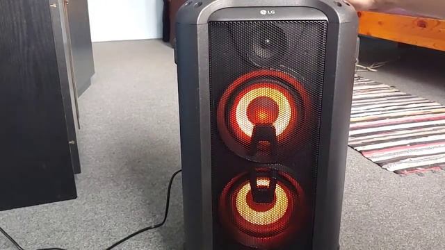 Bluetooth "repráček" LG RL4 a první pohled смотреть онлайн