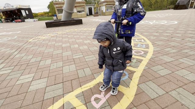 Учим с братиком английский Алфавит - АВС смотреть онлайн