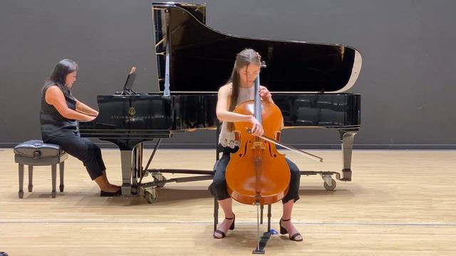 Robert Schumann, Cello Concerto in A minor 1st movement Op. 129 - Kira Wang смотреть онлайн