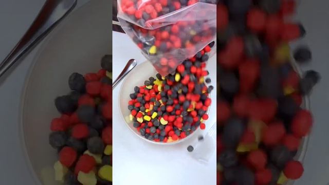 Ягодные хлопья Пикачу ! Американские сухие завтраки. смотреть онлайн