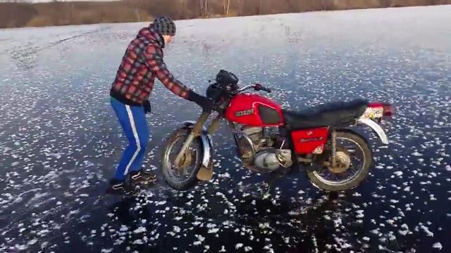 Ижи на первом льду смотреть онлайн