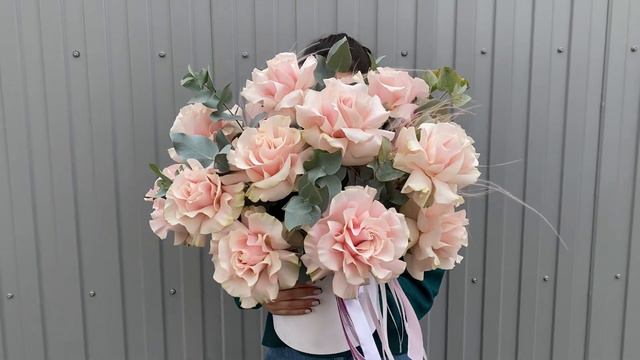 Шляпная коробка «Ее нежность» смотреть онлайн