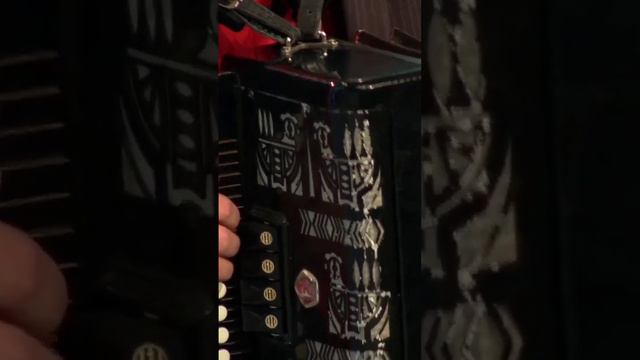 Сергей Новоселов - Верила, верила, верю. Домик стоит над рекою под гармонь. #гармонь #играйгармонь смотреть онлайн