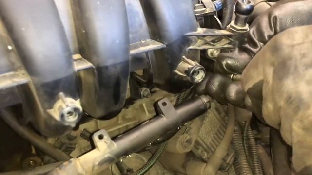 Замена прокладок впускного коллектора на VolksWagen Jetta 1.6 BSE, VW Bora 1.6 BSE, Skoda Oktavia