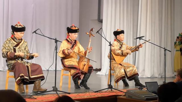 Творческий вечер заслуженного артиста республики Калмыкия Ушанова Санала(5) смотреть онлайн