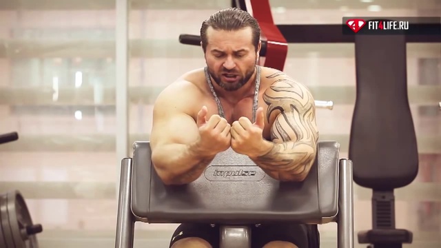 УПРАЖНЕНИЕ  БИЦЕПС НА СКАМЬЕ СКОТТА