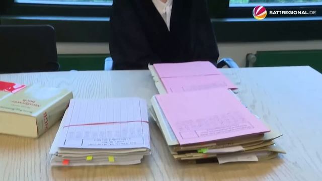 Bhakdi-Prozess in Plön: Anklage-Verlesung nach Unterbrechung fortgesetzt смотреть онлайн