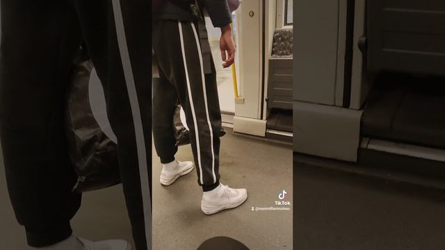 2023-10-29-090031049