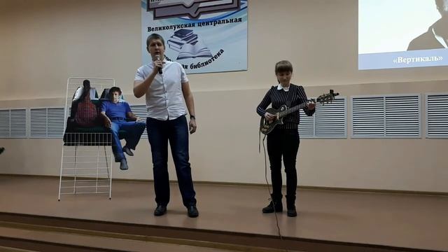 Эдуард Кольцов и Елизавета Шульцева исполняют песню В. Высоцкого "Если друг оказался вдруг..." смотреть онлайн