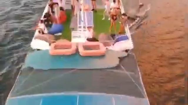 Вечеринка на Корабле на Фукуоке смотреть онлайн