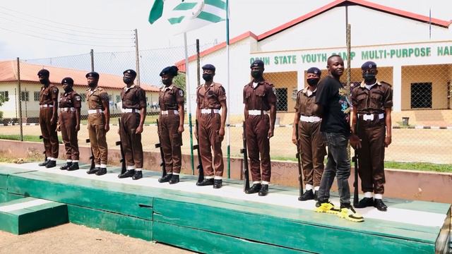 Beautiful Quater Guard Presentation by Man O’ War Ogun State Command NYSC Instructors смотреть онлайн