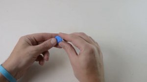 Как слепить акулу из лёгкого пластилина.