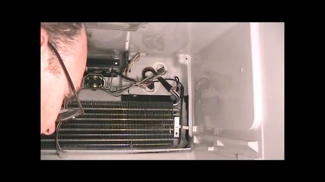 How To Replace The Defrost Thermostat In A Refrigerator And Defrost A Freezer смотреть онлайн