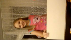 Лиза какает