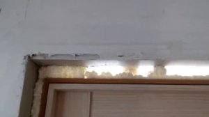 Способ запенивания дверного блока без распорок.