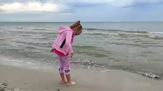 Катюша отдыхает в Лазурном в Херсонской области - Лазурное 2021, отдых на море смотреть онлайн