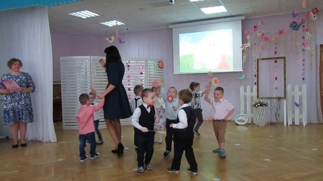 Поздравление мамочкам и бабушкам с 8 марта 2023 смотреть онлайн