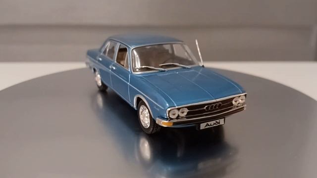 1/43 Audi 100 C 1 смотреть онлайн