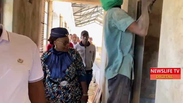 POLITICS ASIDE,,HON GATHONI WAMUCHOMBA WOWS MT KENYA REGION ON HOW HE IS OVERWORKING KWA GROUND смотреть онлайн