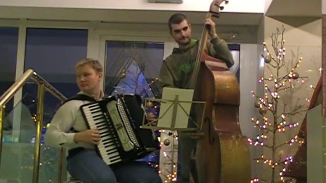Accordion - Last christmas смотреть онлайн