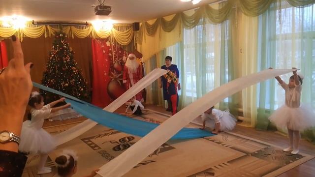 Танец с полотнами смотреть онлайн