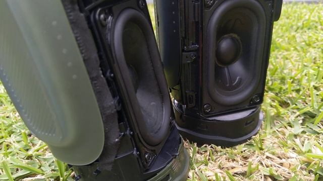 ?GG vs TL | JBL CHARGE 4 BASS TEST |CRAZY LFM ? OUTDOORS | DOWNTOWN? смотреть онлайн