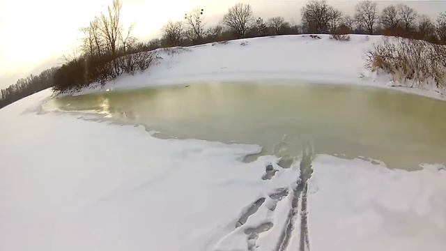 Покатушки по замерзшей реке смотреть онлайн