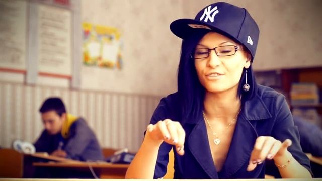 Альбинка Сафарова 1 сентября))) смотреть онлайн