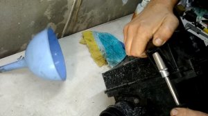 Как просто снять резинки с корпуса воздушного фильтра Ваз ??