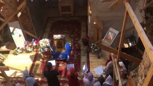 Акафист пред иконой Божией Матери "Казанская" в возрождающимся храме в п. Шашково смотреть онлайн