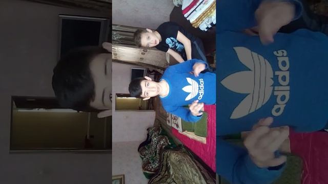 Как мы делаем заднее и переднее сальто?? смотреть онлайн