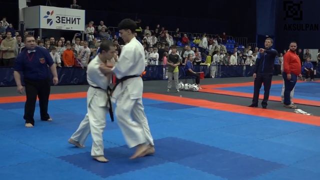 Нога, колено, кувырок