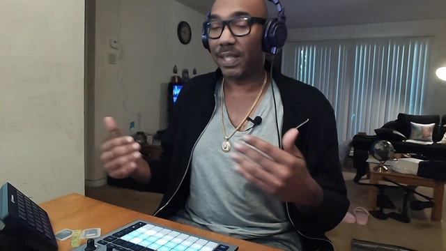 Novation Circuit Rhythm! Deep Dive, Beat Making, & GRIPES!!! смотреть онлайн