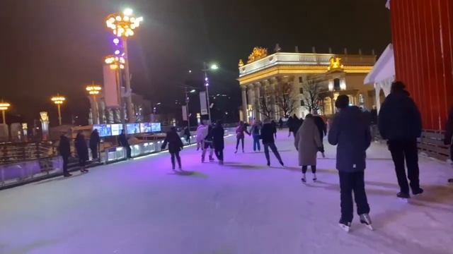 Покажем открытие катка на ВДНХ смотреть онлайн