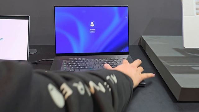 Primeras Impresiones ASUS ROG Zephyrus G16 2024 смотреть онлайн