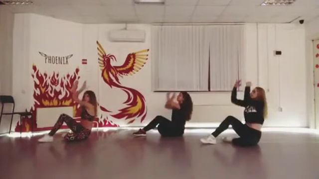 КЛАССНЫЙ ТРОГАТЕЛЬНЫЙ ТАНЕЦ!!! смотреть онлайн