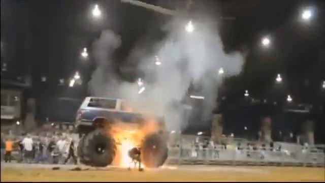 Monster Machine загорелась смотреть онлайн