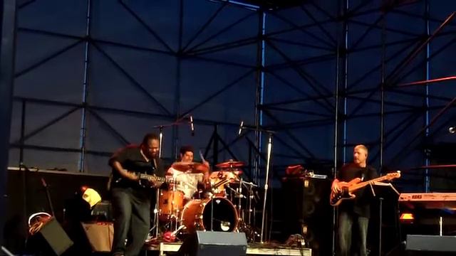 KIP SOPHOS BASS , CINDY BRADLEY, FOOTPRINTS смотреть онлайн