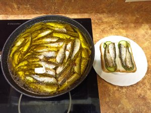 Настоящий рецепт шпрот из уклейки. Вкуснее Рижских. Вкус удовольствия.