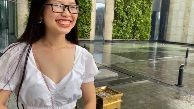 Уличная еда во Вьетнаме с Аней. Почему Ане так нравится Россия?VLOG/Вьетнам/Vietnam