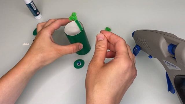 Забавные пришельцы  / Поделка из втулки и цветного картона