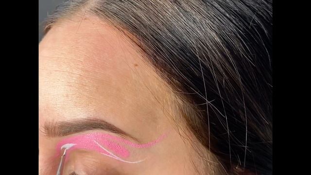 Creative eyeliner look , pink and white makeup look / Makeup Therapy /грим в розово и Бяло смотреть онлайн