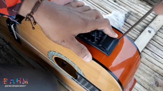 TUTORIAL PASANG PREAM EQUALIZER GITAR DI GITAR AKUSTIK BIASA #UNBOXSING EQUALIZER EQ 7545 R смотреть онлайн