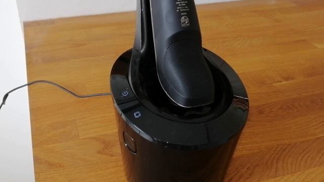Cleaning and charging station Philips Series 9000 || how does it work? смотреть онлайн