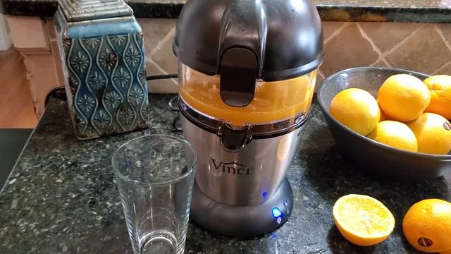 Why I Will Never Buy Store-Bought Orange Juice Again - Vinci Hands-Free Electric Citrus Juicer смотреть онлайн