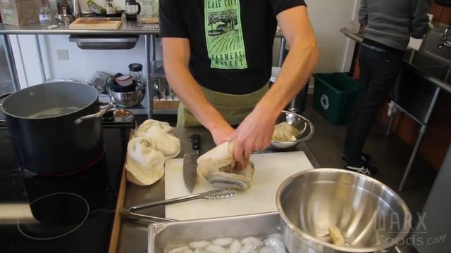 How to Prep a Geoduck for Cooking Tutorial Video смотреть онлайн
