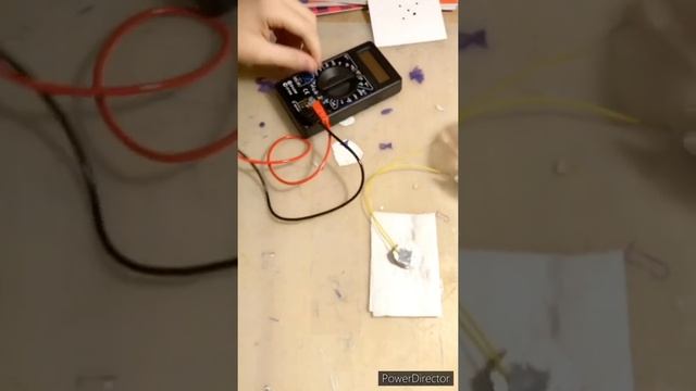 Самодельная батарейка из фольги и монет смотреть онлайн