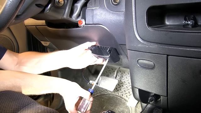 etrailer | Brake Controller Installation - 2005 Dodge Ram 3500 смотреть онлайн