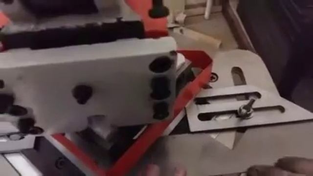 Угловырубной станок в работе смотреть онлайн