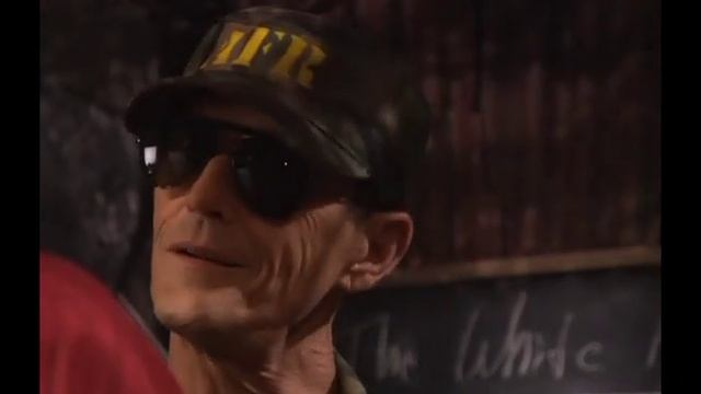 Он англичанин ? "Lexx" смотреть онлайн